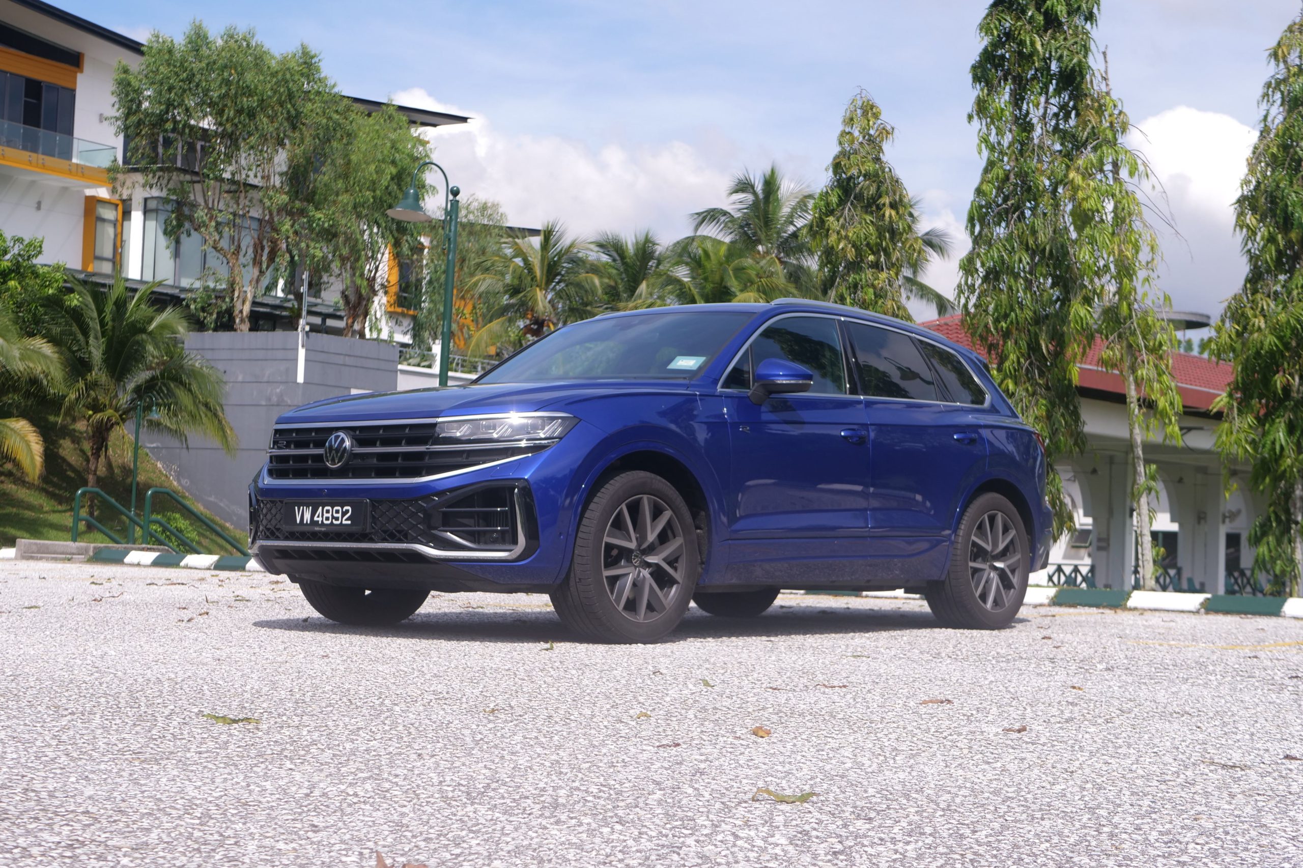 Volkswagen Touareg R Line Adalah Model Paling Mahal Dari Jenama German Ini