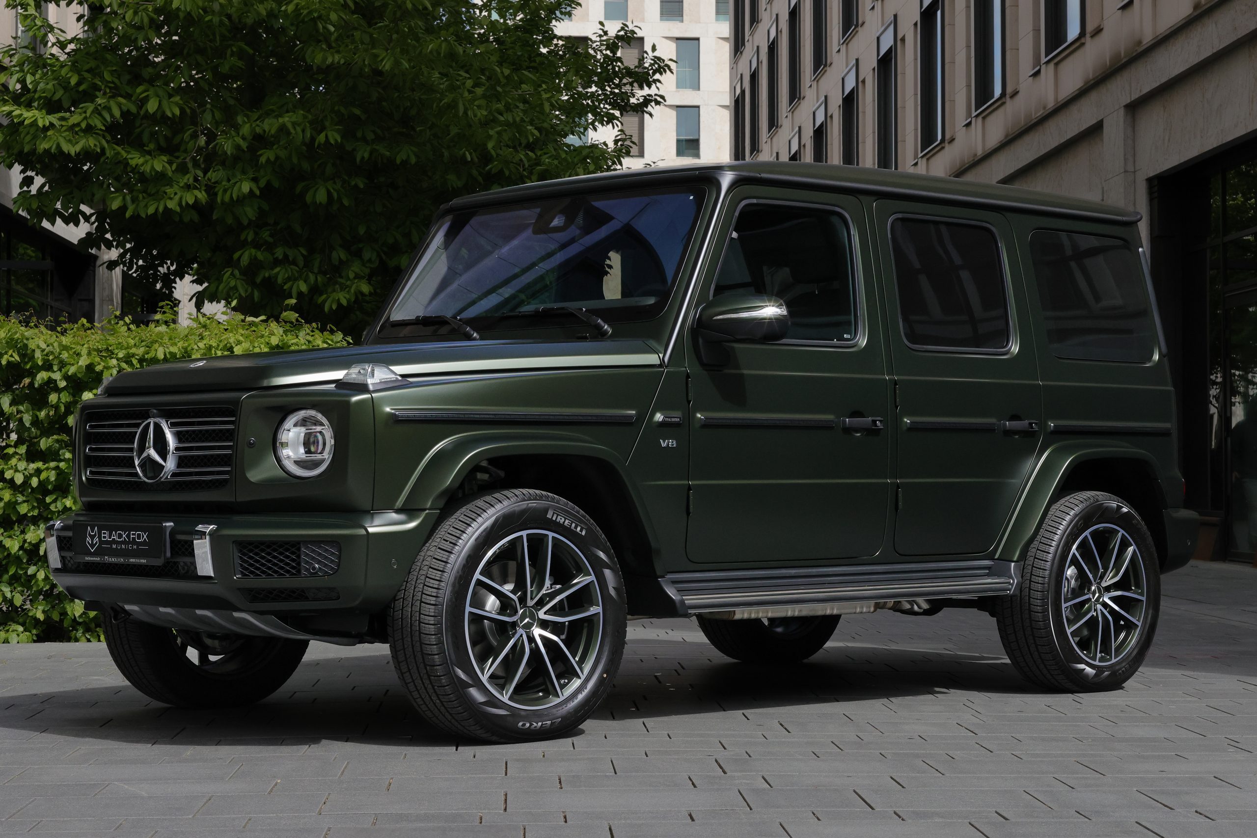 The Mercedes-Benz G 500: A Box of Contradictions That Rules the World