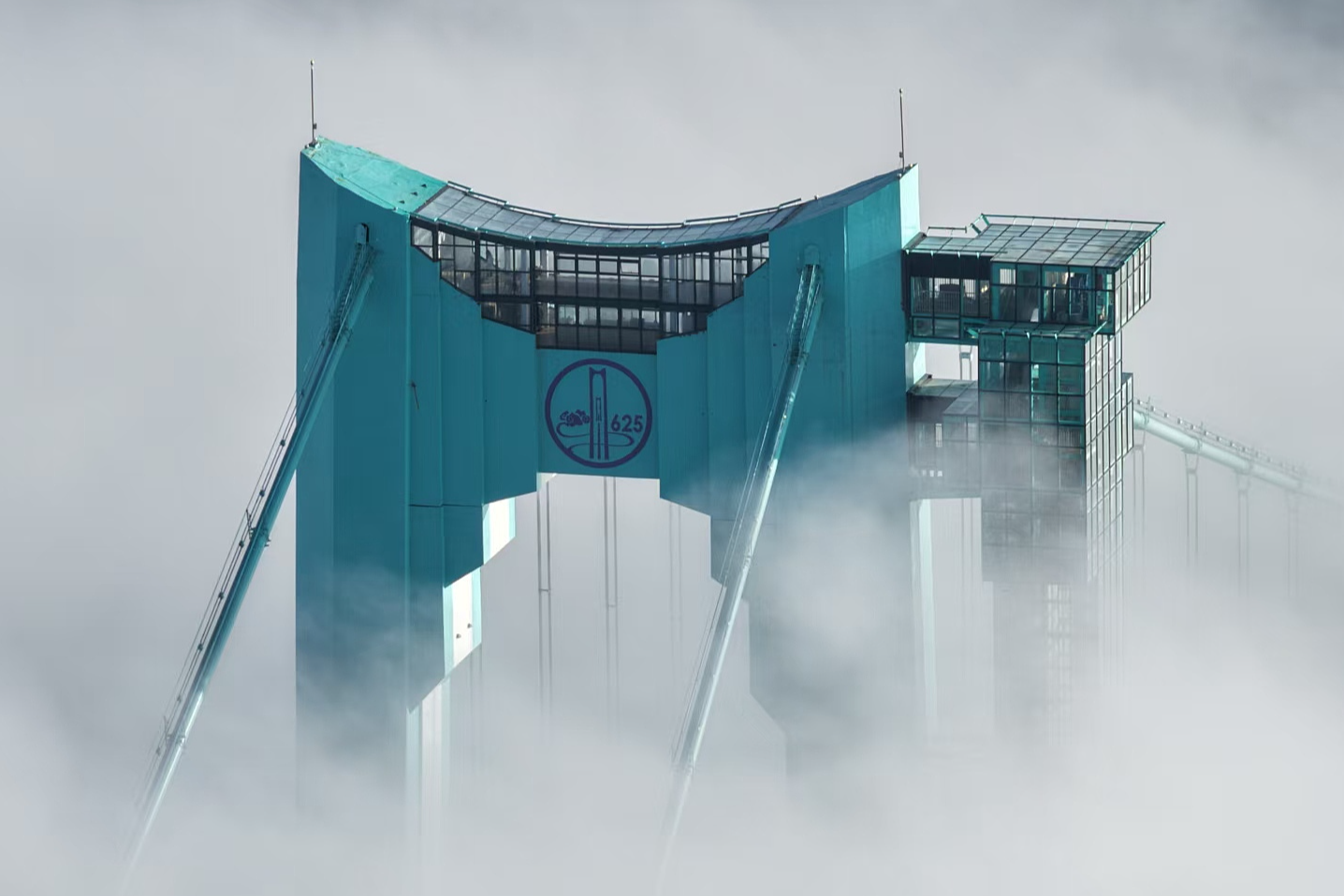 Huajiang Grand Canyon Bridge: The Tallest Bridge in China with a Café in the Sky