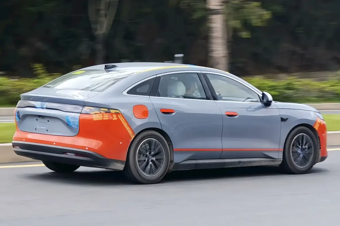 BYD ‘Seal 6 Max’ Spied: The Flagship Sedan Bringing 5-Minute Flash Charging to Rival Tesla