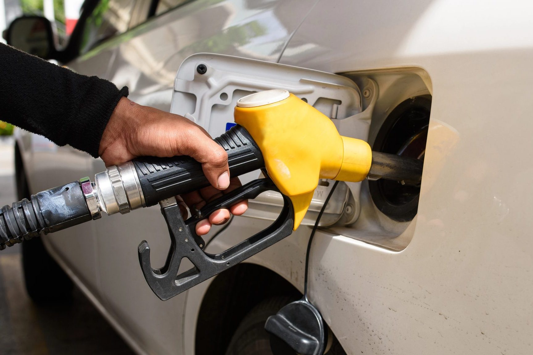 Anwar: Lowering Fuel Prices is Not Simple, Demands Massive Government Expenditure