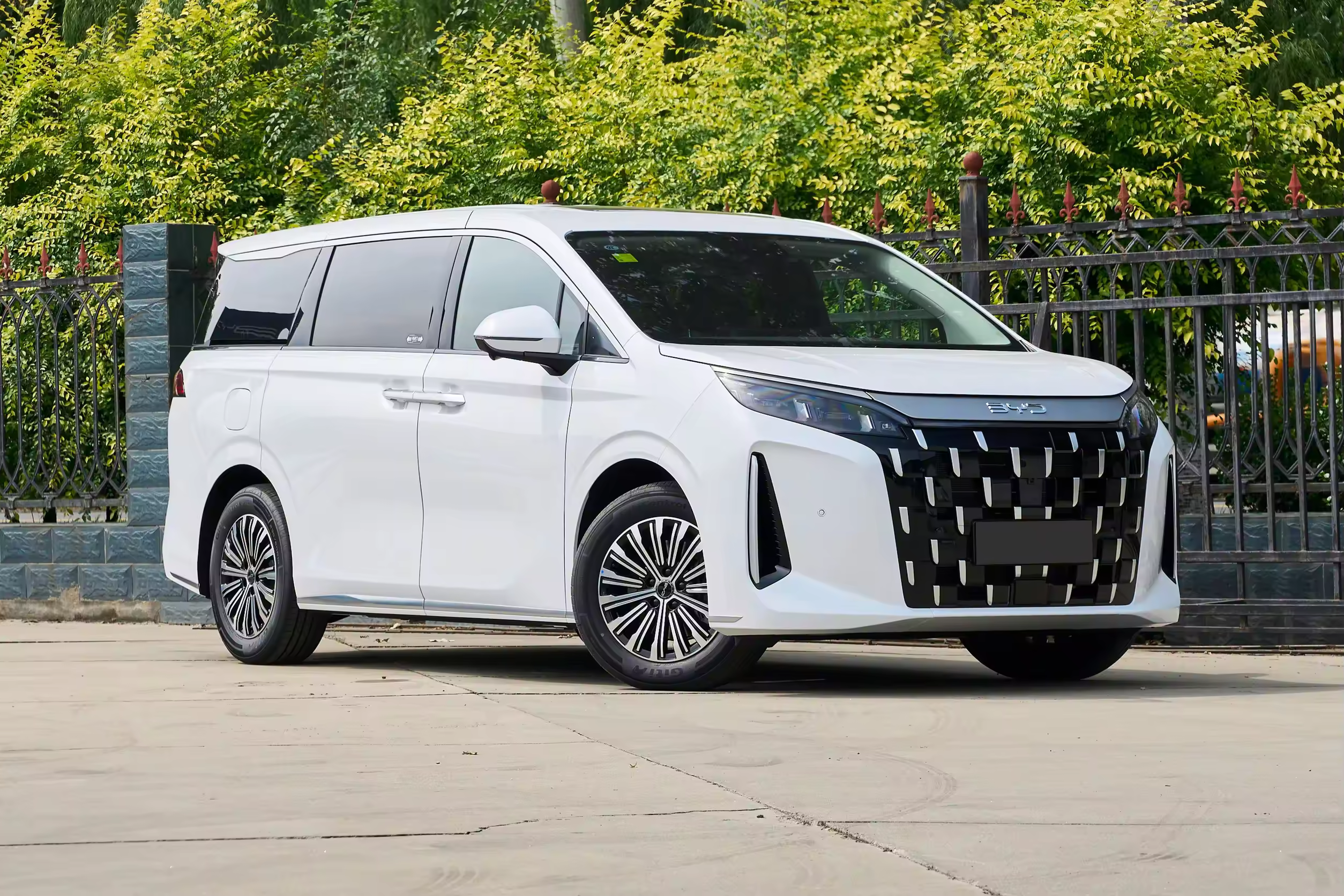 BYD M9 Plug-In Hybrid MPV Confirmed for Right-Hand-Drive Markets with Malaysian Debut Speculated