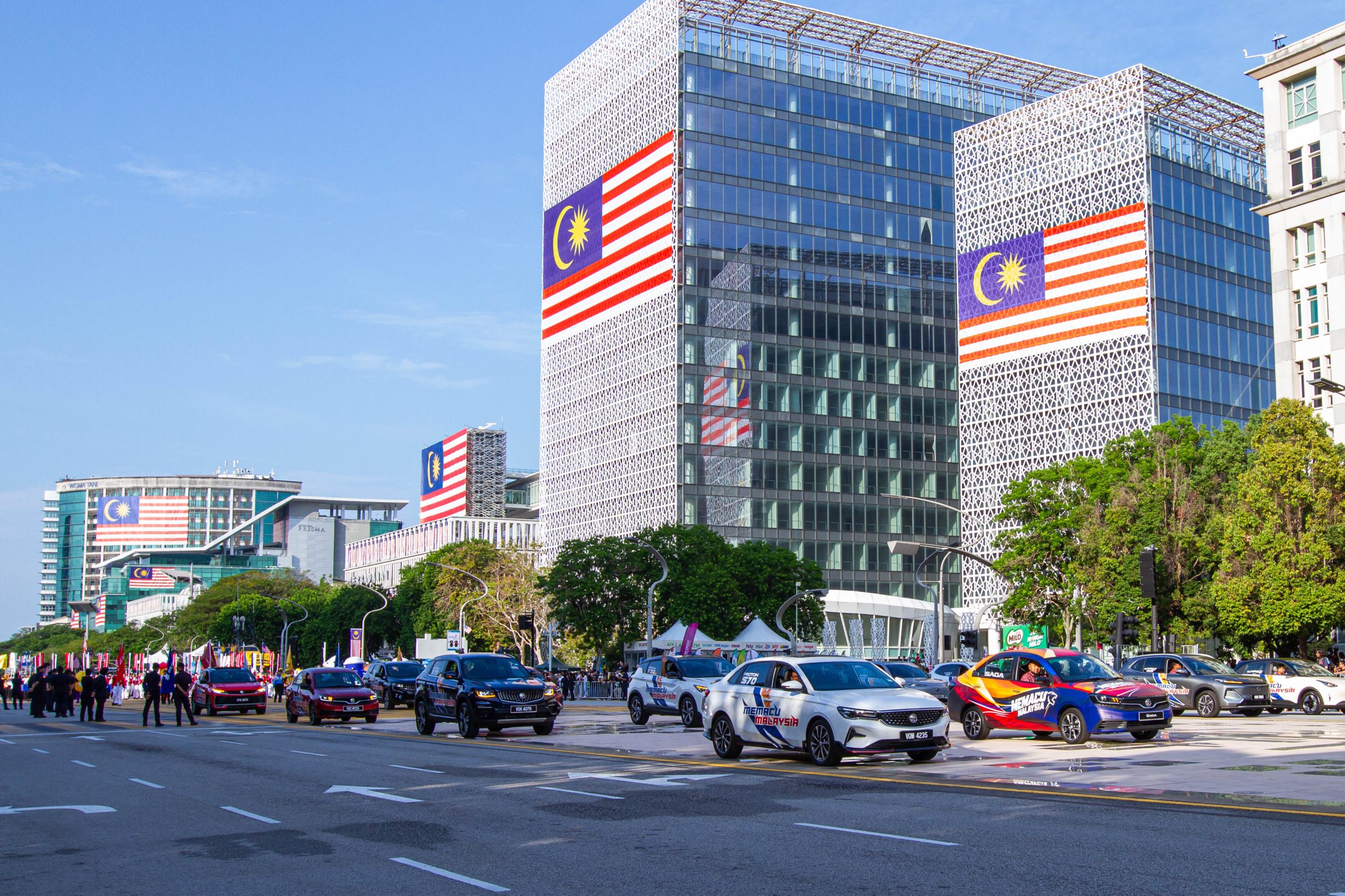 Proton and PRO-NET Feature 14-Vehicle ICE and EV Contingent at 69th National Day Parade