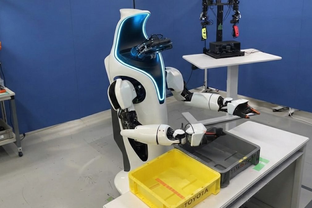Toyota to Invest ¥1 Trillion (RM30 Billion) Annually on 400,000 Factory Robots from 2028 – Wheeled Humanoid Eley to Learn from Master ‘Takumi’ Craftsmen